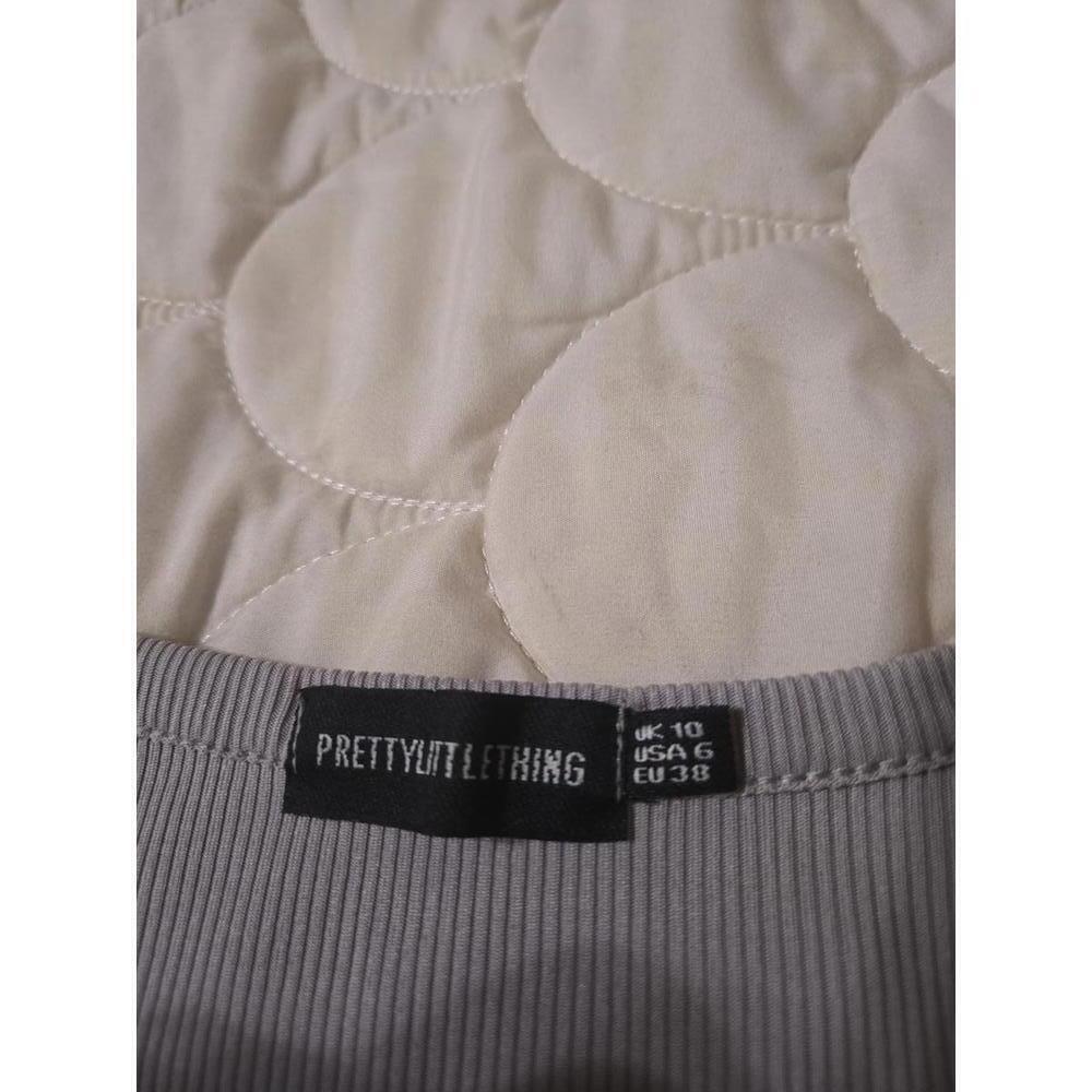 PrettyLittleThing Grey Ribbed Crop - Picture 2 of 3